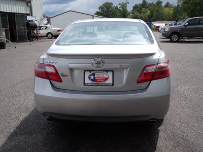 toyota camry 2007 silver sedan xle v6 gasoline 6 cylinders front wheel drive automatic 75672