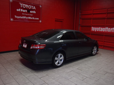 toyota camry 2010 dk  gray sedan se gasoline 4 cylinders front wheel drive automatic 76116