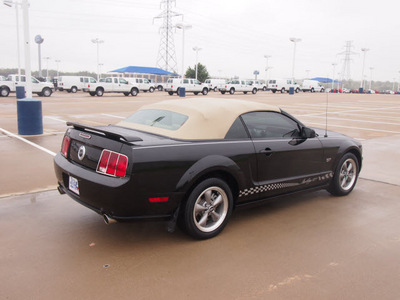 ford mustang 2006 black gt premium gasoline 8 cylinders rear wheel drive automatic with overdrive 76108