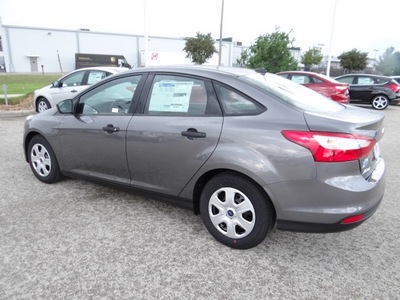 ford focus 2013 gray sedan s flex fuel 4 cylinders front wheel drive 6 speed automatic 77388