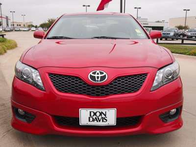 toyota camry 2010 red sedan se gasoline 4 cylinders front wheel drive automatic 76018