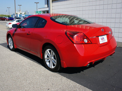 nissan altima 2011 red coupe gasoline 4 cylinders front wheel drive automatic 47130