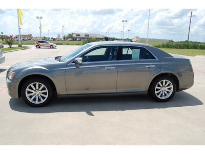 chrysler 300 2011 dk  gray sedan c gasoline 8 cylinders rear wheel drive automatic with overdrive 77642