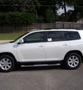toyota highlander 2013 white suv se gasoline 6 cylinders front wheel drive automatic 75604