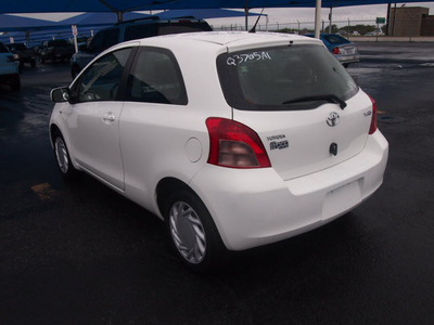 toyota yaris 2008 white hatchback gasoline 4 cylinders front wheel drive automatic 76234