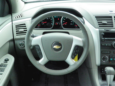 chevrolet traverse 2012 white lt 6 cylinders automatic 55124
