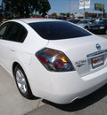 nissan altima 2009 white sedan 4dr sdn i4 2 5s cvt gasoline 4 cylinders front wheel drive automatic 46219