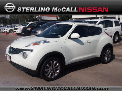 nissan juke 2012 white sl gasoline 4 cylinders all whee drive shiftable automatic 77477