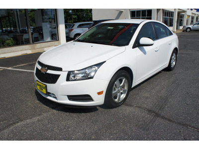 chevrolet cruze 2011 white sedan lt gasoline 4 cylinders front wheel drive automatic 07724