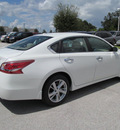 nissan altima 2013 white sedan 2 5 sv gasoline 4 cylinders front wheel drive automatic 33884