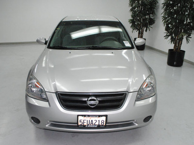 nissan altima 2004 silver sedan 2 5 gasoline 4 cylinders front wheel drive automatic 91731