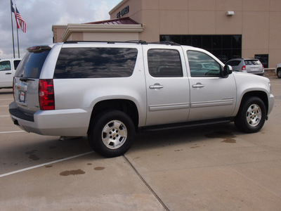 chevrolet suburban 2012 silver suv lt flex fuel 8 cylinders 2 wheel drive automatic with overdrive 77656