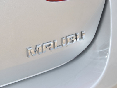 chevrolet malibu 2013 silver sedan ls gasoline 4 cylinders front wheel drive automatic 75067