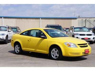 chevrolet cobalt 2008 yellow coupe ls gasoline 4 cylinders front wheel drive automatic 79110