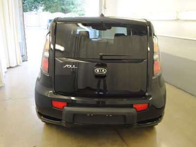 kia soul 2011 black hatchback soul gasoline 4 cylinders front wheel drive automatic 44060
