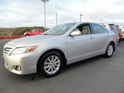 toyota camry 2011 silver sedan xle gasoline 6 cylinders front wheel drive automatic 60915