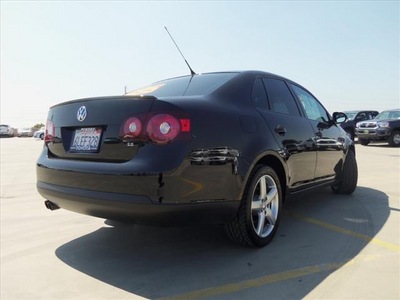 volkswagen jetta 2010 sedan limited edition pzev gasoline 5 cylinders front wheel drive not specified 90241