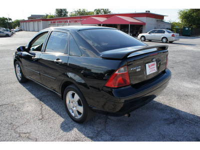 ford focus 2007 black sedan zx4 ses gasoline 4 cylinders front wheel drive automatic 78205