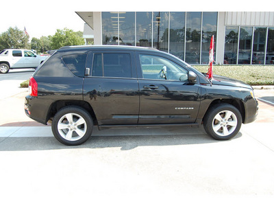jeep compass 2011 black suv sport gasoline 4 cylinders 2 wheel drive automatic with overdrive 77706