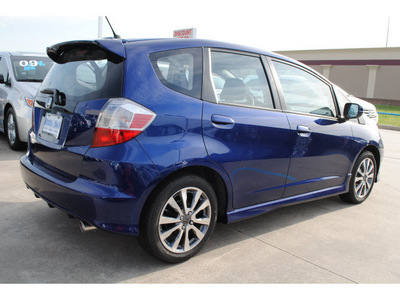 honda fit 2013 blue hatchback sport gasoline 4 cylinders front wheel drive shiftable automatic 77025