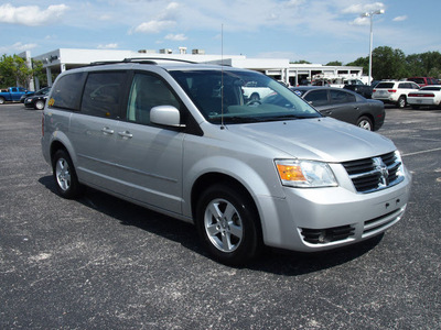 dodge grand caravan 2010 silver van sxt gasoline 6 cylinders front wheel drive automatic 78016