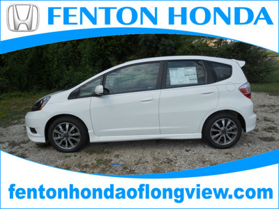 honda fit 2013 white hatchback sport gasoline 4 cylinders front wheel drive automatic 75606