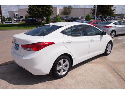 hyundai elantra 2013 white sedan gls gasoline 4 cylinders front wheel drive automatic 77074