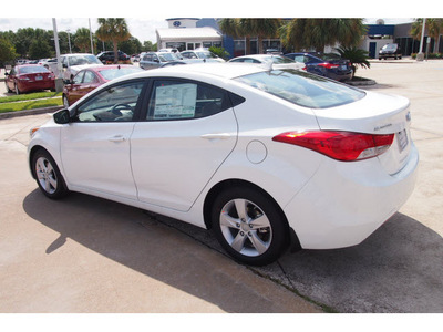 hyundai elantra 2013 white sedan gls gasoline 4 cylinders front wheel drive automatic 77074