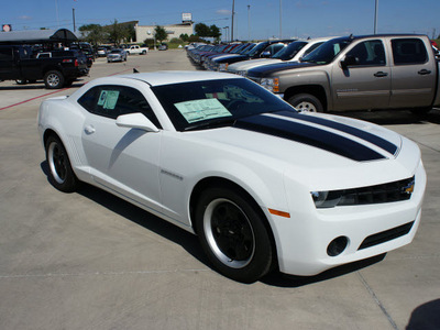 chevrolet camaro 2013 summit white coupe ls gasoline 6 cylinders rear wheel drive 6 speed automatic 76087