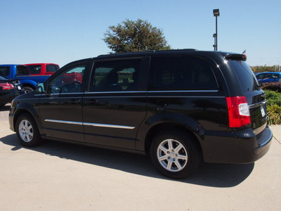 chrysler town and country 2012 black van touring flex fuel 6 cylinders front wheel drive automatic 76018