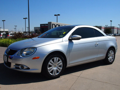 volkswagen eos 2009 silver komfort gasoline 4 cylinders front wheel drive automatic 76018