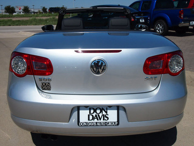 volkswagen eos 2009 silver komfort gasoline 4 cylinders front wheel drive automatic 76018