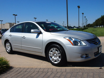 nissan altima 2012 silver sedan 2 5 s gasoline 4 cylinders front wheel drive automatic 76018