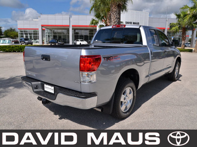 toyota tundra 2012 silver sr5 gasoline 8 cylinders 2 wheel drive automatic 32771