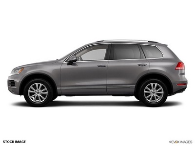volkswagen touareg 2013 suv gasoline 6 cylinders all whee drive not specified 99336