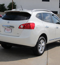 nissan rogue 2012 white sv gasoline 4 cylinders front wheel drive automatic with overdrive 77477