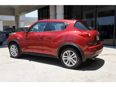 nissan juke 2012 red s gasoline 4 cylinders all whee drive automatic 77477