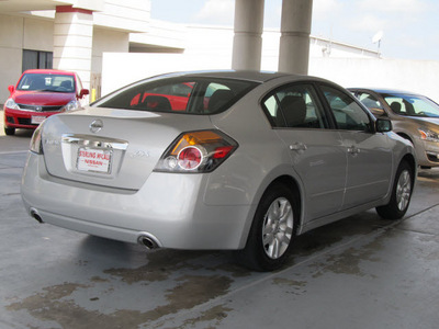 nissan altima 2011 silver sedan 2 5 s gasoline 4 cylinders front wheel drive shiftable automatic 77477