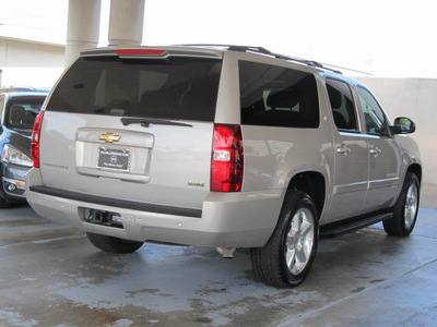 chevrolet suburban 2007 silver suv lt 1500 flex fuel 8 cylinders rear wheel drive automatic with overdrive 77477