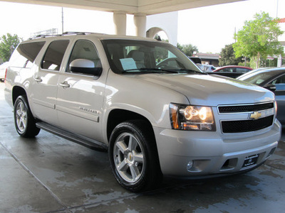 chevrolet suburban 2007 silver suv lt 1500 flex fuel 8 cylinders rear wheel drive automatic with overdrive 77477