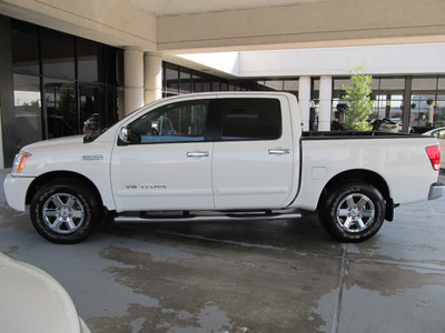 nissan titan 2011 white sv gasoline 8 cylinders 2 wheel drive automatic with overdrive 77477