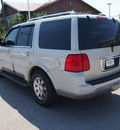 lincoln navigator 2004 beige suv gasoline 8 cylinders rear wheel drive automatic 76234