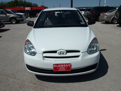 hyundai accent 2009 white hatchback gs gasoline 4 cylinders front wheel drive automatic 76234