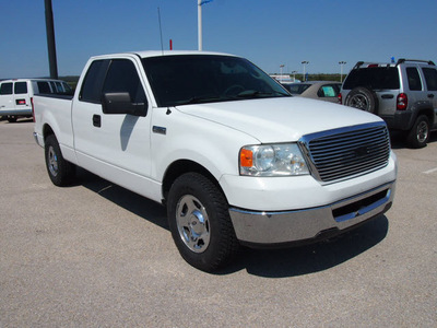 ford f 150 2007 white xlt gasoline 8 cylinders rear wheel drive automatic 76234