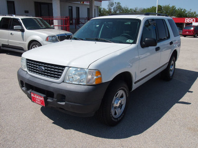 ford explorer 2004 white suv xls flex fuel 6 cylinders 4 wheel drive automatic 76234