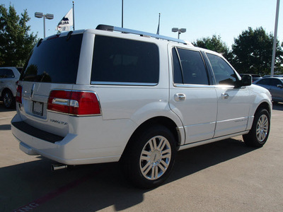 lincoln navigator 2012 white suv flex fuel 8 cylinders 2 wheel drive automatic 76011