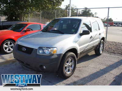 ford escape 2005 silver suv xlt gasoline 6 cylinders front wheel drive automatic 75062