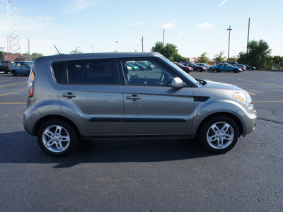 kia soul 2011 gray hatchback gasoline 4 cylinders front wheel drive automatic 19153
