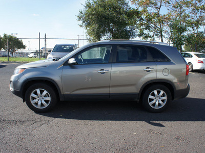 kia sorento 2012 silver lx gasoline 6 cylinders front wheel drive automatic 19153