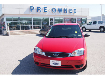 ford focus 2007 red coupe zx3 se gasoline 4 cylinders front wheel drive automatic 77074